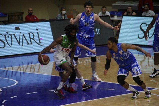 L.H. BELEDİYE BASKETBOL KENDİ EVİNDE GALİP 83-70