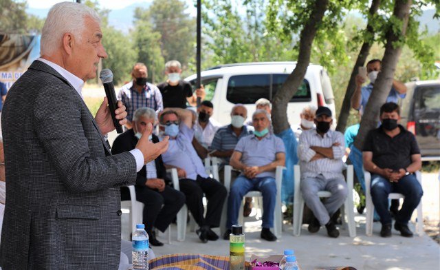 BAŞKAN GÜRÜN,  SEYDİKEMER’Lİ ÜRETİCİNİN YÜZÜNÜ GÜLDÜRDÜ