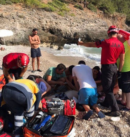 KAYALIKLARDAN DENİZE DÜŞEN KİŞİ HAYATINI KAYBETTİ