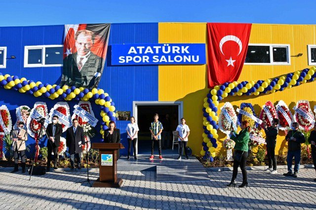 Atatürk Spor Salonu Hizmete Açıldı