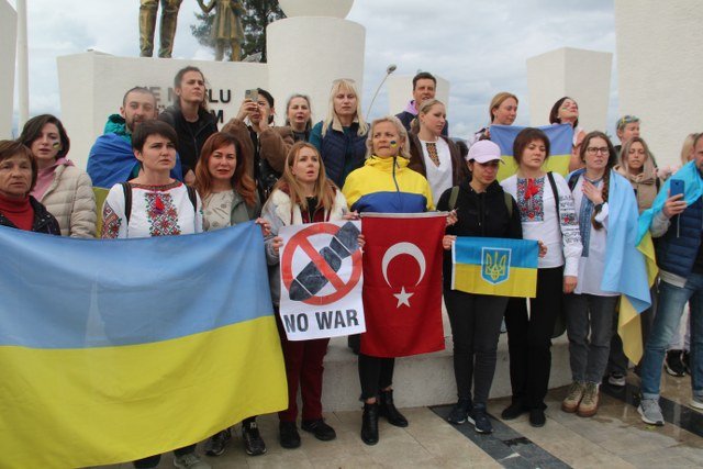 Fethiye’deki  Ukrayna’lılar  Rusya’ya Tepki Gösterdi