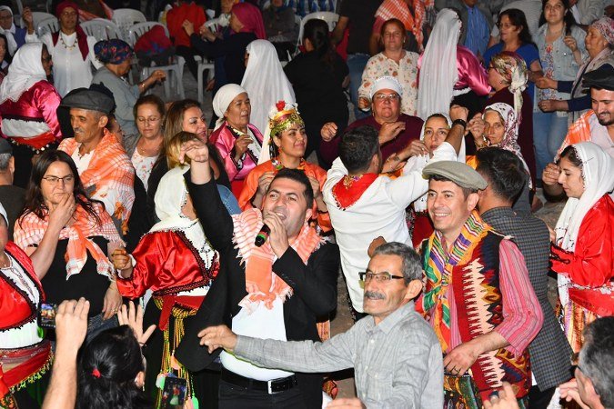 NİF YÖRÜK OYUNLARI ŞENLİĞİ YOĞUN KATILIMLA GERÇEKLEŞTİ