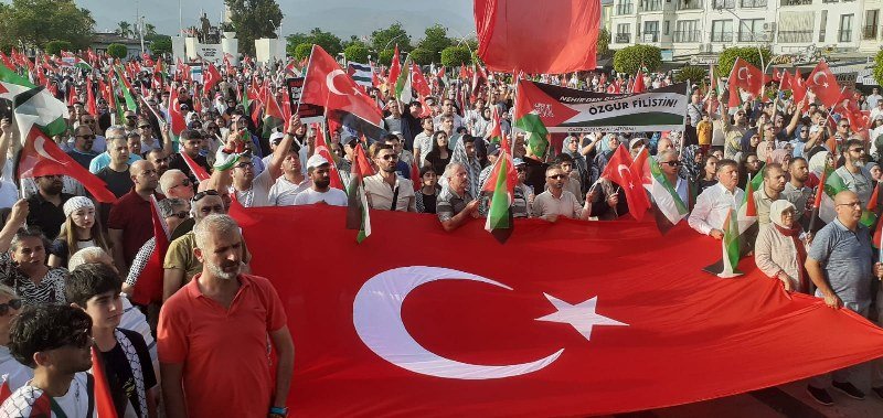 FETHİYE’DE FİLİSTİN VE GAZZE’YE DESTEK ETKİNLİĞİ DÜZENLENDİ